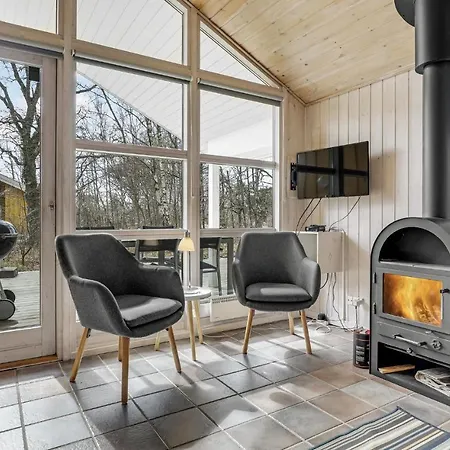 Cozy In Aakirkeby With Sauna *