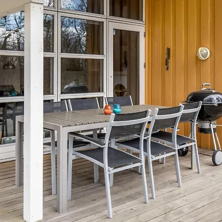 Cozy In Aakirkeby With Sauna Vester Somarken